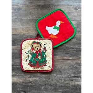 **Vintage Christmas Pot Holders Set 2 Bear Goose 1980s Holiday Kitchen Decor**
